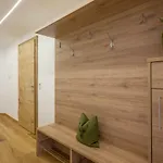 Obinghof Apartment *